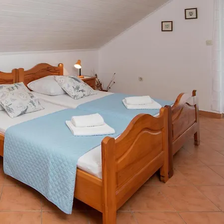 Ferienhaus Seaside Family Friendly House With A Swimming Pool Viganj, Peljesac - 10253 Viganj